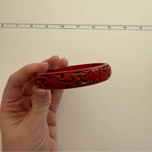 Red Cinnabar Bangle- Vintage- Carved - Picture 14 of 15